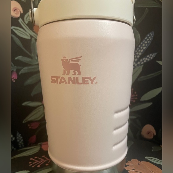 Stanley 40oz Ice Flow - Picture 1 of 3